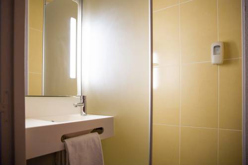 Imagen de la habitación del Hotel B&B La Roche-sur-yon. Foto 6