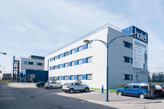 Imagen de los exteriores del Hotel B&B Las Rozas. Foto 10