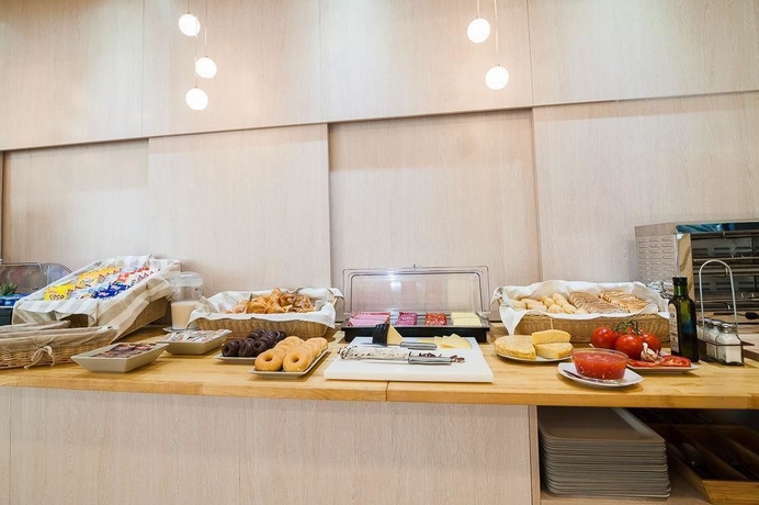 Imagen del bar/restaurante del Hotel B&B Las Rozas. Foto 5