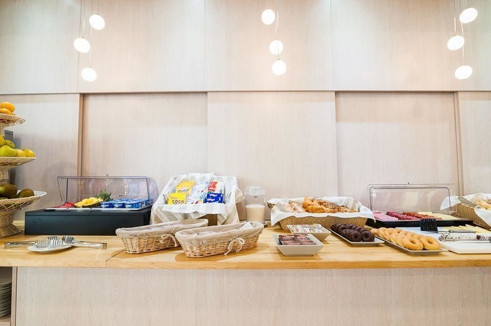 Imagen del bar/restaurante del Hotel B&B Las Rozas. Foto 7