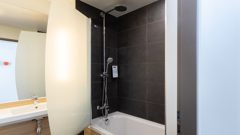 Imagen de la habitación del Hotel B&B Le Havre Centre. Foto 7