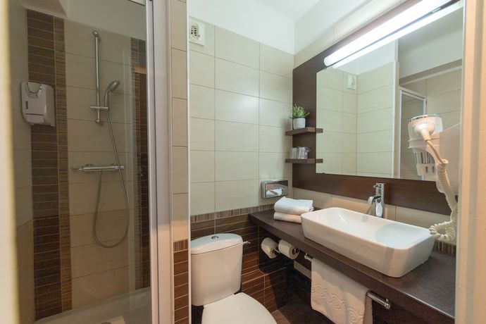 Imagen de la habitación del Hotel B&B Le Havre Centre Gare 3 étoiles. Foto 14