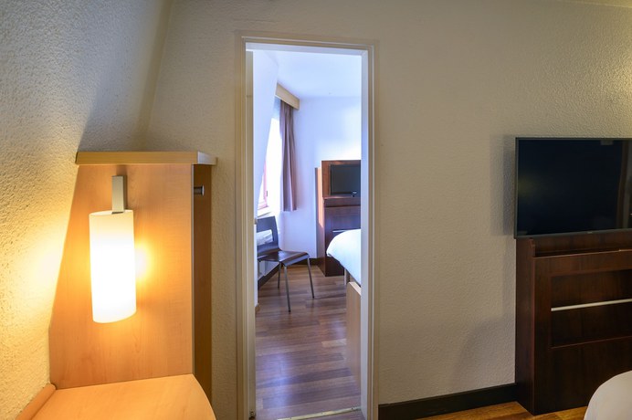 Imagen de la habitación del Hotel B&B Le Mans Centre Cathédrale. Foto 7