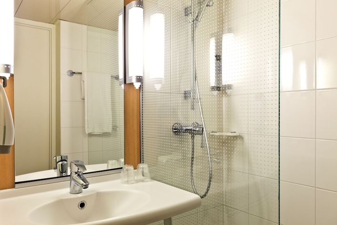 Imagen de la habitación del Hotel B&B Le Mans Centre Cathédrale. Foto 18