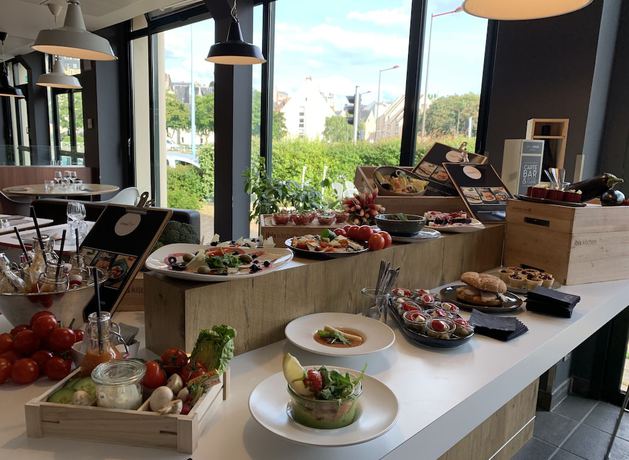 Imagen del bar/restaurante del Hotel B&B Le Mans Centre Cathédrale. Foto 2