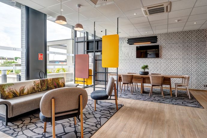 Imagen de los interiores del Hotel B&B Le Port- Marly St-Germain en Laye. Foto 20