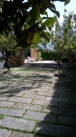 Imagen de los exteriores del Hotel B&B Le Sorelle Gemelle. Foto 10