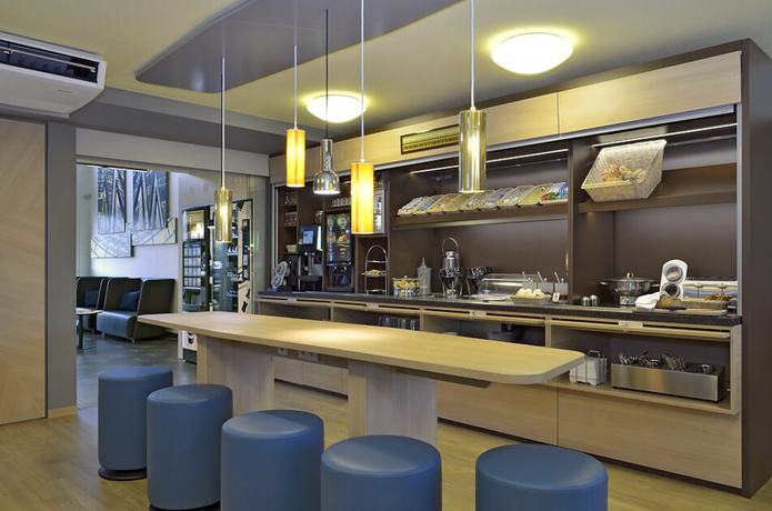 Imagen del bar/restaurante del Hotel B&B Leipzig-Nord. Foto 5