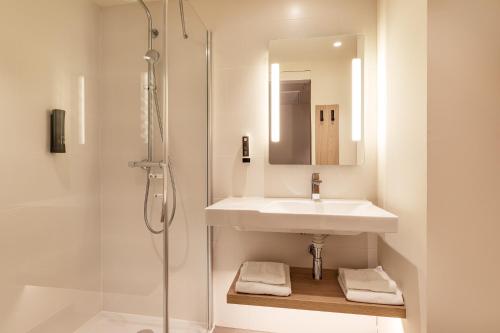 Imagen de la habitación del Hotel B&B Lille Lillenium Eurasanté. Foto 21