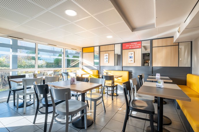 Imagen del bar/restaurante del Hotel B&B Lille Seclin Unexpo. Foto 4