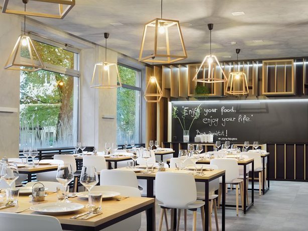 Imagen del bar/restaurante del Hotel B&B Ljubljana Park. Foto 2