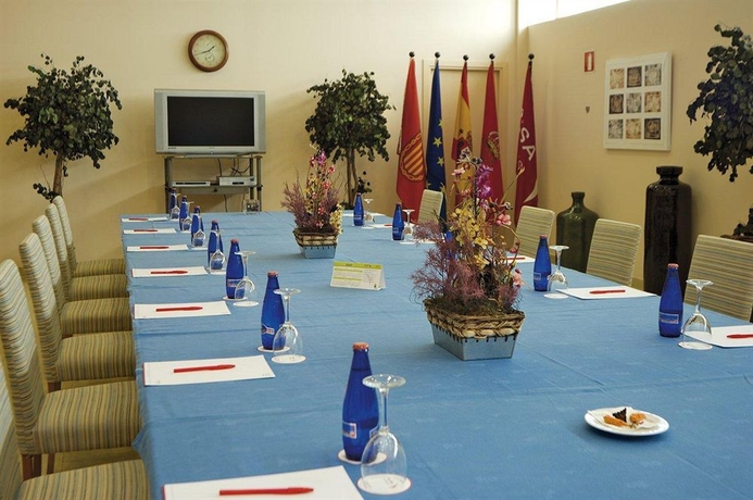 Imagen de los interiores del Hotel B&B Logroño Las Cañas. Foto 8