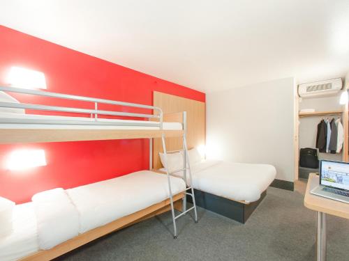 Imagen de la habitación del Hotel B&B Louveciennes, Versalles. Foto 9