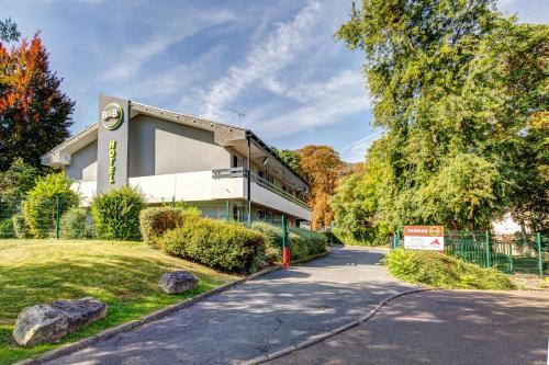 Imagen general del Hotel B&B Louveciennes, Versalles. Foto 5