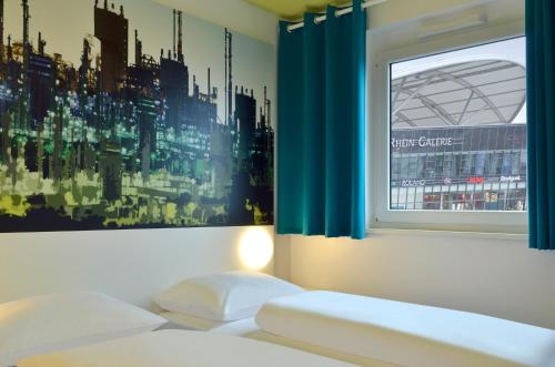 Imagen de la habitación del Hotel B&B Ludwigshafen. Foto 8