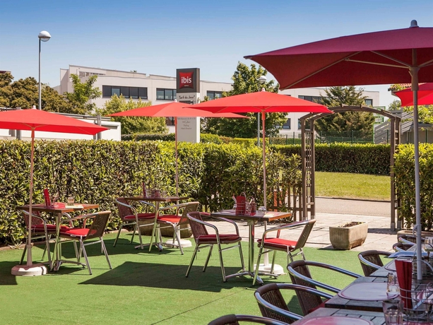 Imagen del bar/restaurante del Hotel B&B Lyon Eurexpo Bron. Foto 5