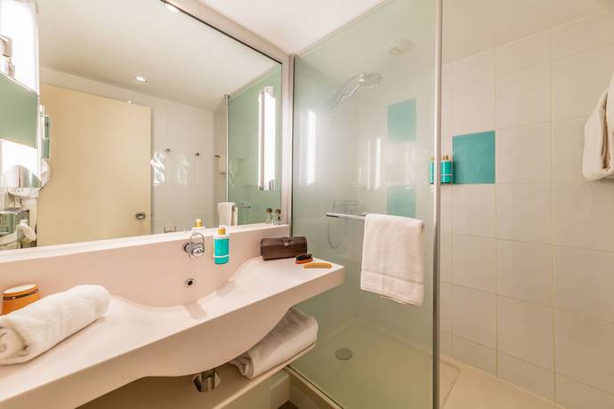 Imagen de la habitación del Hotel B&B Lyon Nord. Foto 16