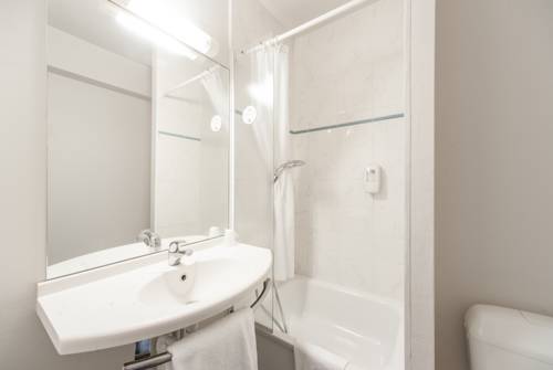 Imagen de la habitación del Hotel B&B Lyon Vénissieux. Foto 5