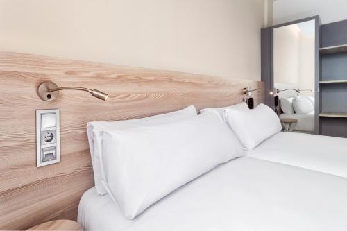 Imagen de la habitación del Hotel B&B Málaga Centro. Foto 13