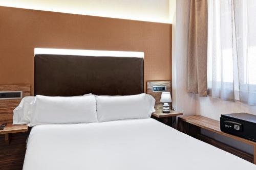 Imagen de la habitación del Hotel B&B Madrid Centro Plaza Mayor. Foto 7