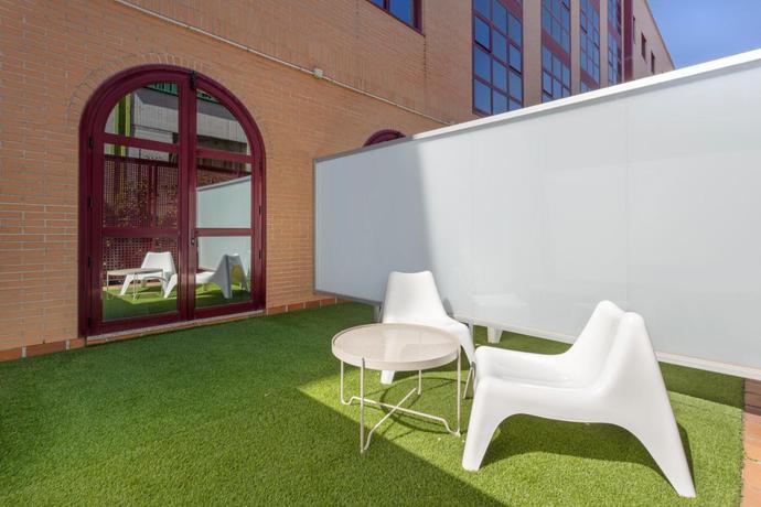 Imagen de los exteriores del Hotel B&B Madrid Fuenlabrada. Foto 17