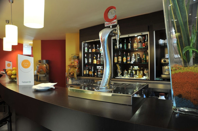 Imagen del bar/restaurante del Hotel B&B Madrid Pinar de las Rozas. Foto 6