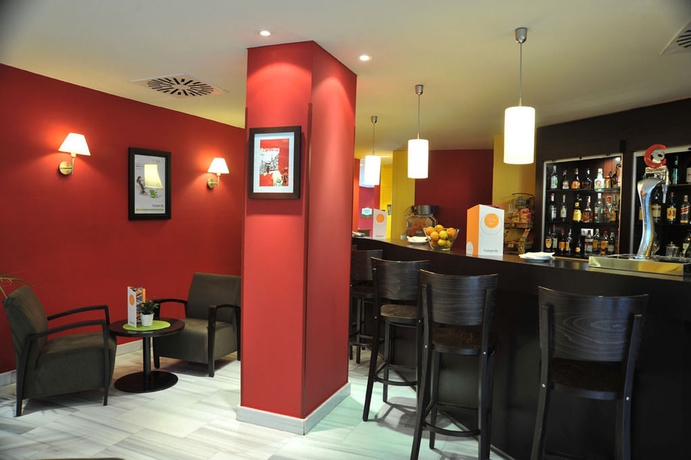 Imagen del bar/restaurante del Hotel B&B Madrid Pinar de las Rozas. Foto 7