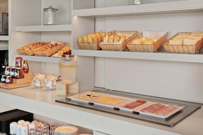 Imagen de los interiores del Hotel B&B Madrid Vallecas La Gavia. Foto 8