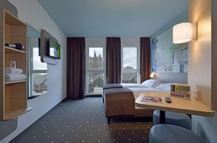 Imagen de la habitación del Hotel B&B Marburg. Foto 11