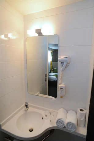 Imagen de la habitación del Hotel B&B Marne-la-Vallée Chelles 3 étoiles. Foto 5