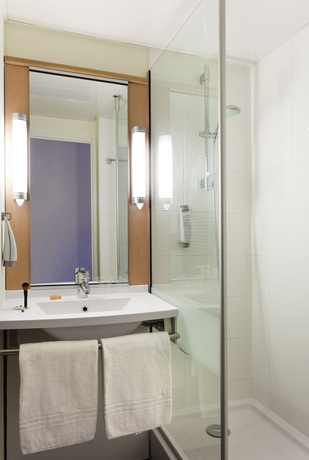 Imagen de la habitación del Hotel B&B Marseille Centre Vieux Port. Foto 7