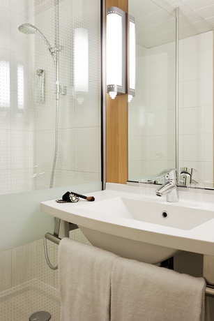 Imagen de la habitación del Hotel B&B Marseille Centre Vieux Port. Foto 8