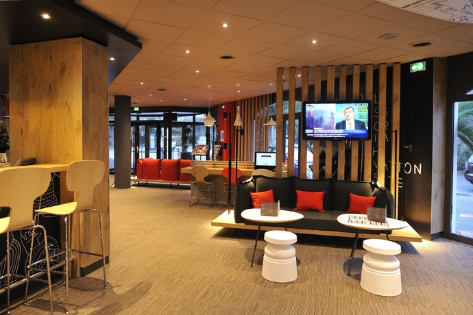 Imagen del bar/restaurante del Hotel B&B Marseille La Valentine Porte d'Aubagne. Foto 3