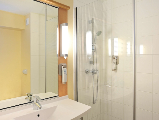 Imagen de la habitación del Hotel B&B Marseille La Valentine Porte d'Aubagne. Foto 14