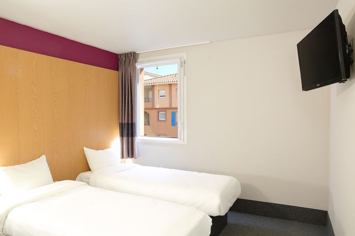 Imagen de la habitación del Hotel B&B Martigues Port-de-bouc. Foto 10