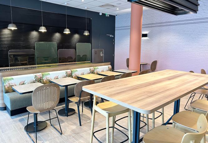 Imagen del bar/restaurante del Hotel B&B Massieux Genay. Foto 4