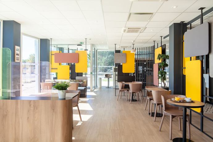 Imagen del bar/restaurante del Hotel B&B Massy Gare TGV. Foto 4