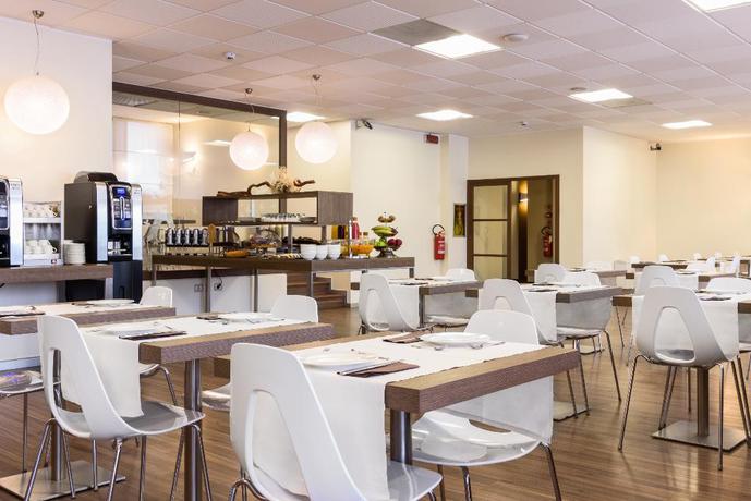 Imagen del bar/restaurante del Hotel B&B Milano Portello. Foto 6