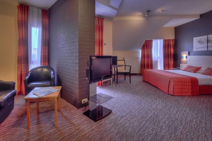 Imagen general del Hotel B&B Mons Centre. Foto 18