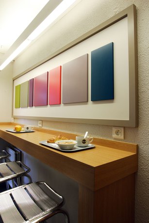 Imagen del bar/restaurante del Hotel B&B Mont De Marsan. Foto 3