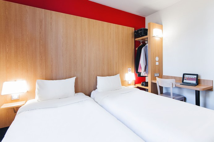 Imagen de la habitación del Hotel B&B Mont De Marsan. Foto 14