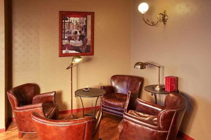 Imagen del bar/restaurante del Hotel B&B Montlu&ccedil;on Centre. Foto 4