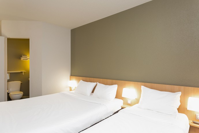 Imagen de la habitación del Hotel B&B Montlu&ccedil;on. Foto 13