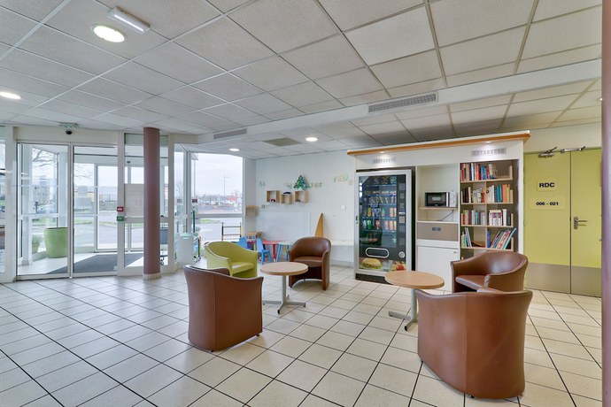 Imagen de los interiores del Hotel B&B Montluçon Saint-victor. Foto 18