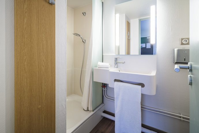 Imagen de la habitación del Hotel B&B Morlaix. Foto 10