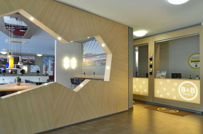 Imagen de los interiores del Hotel B&B München City-Nord. Foto 19