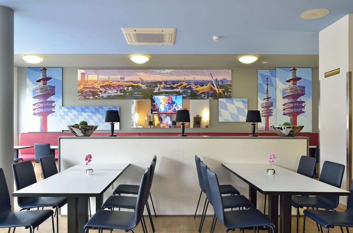 Imagen del bar/restaurante del Hotel B&B München City-Nord. Foto 6