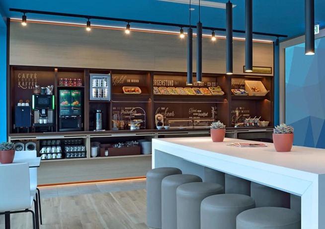 Imagen del bar/restaurante del Hotel B&B München-Hbf. Foto 5