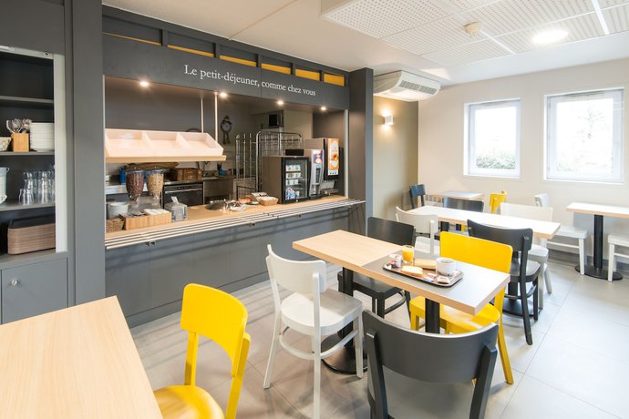 Imagen del bar/restaurante del Hotel B&B Nancy Laxou Zénith. Foto 3