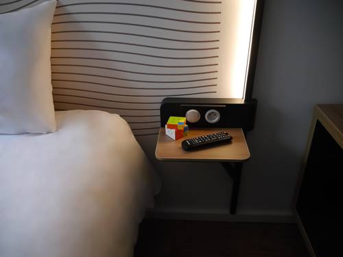 Imagen de la habitación del Hotel B&B Nanterre Rueil-Malmaison. Foto 15